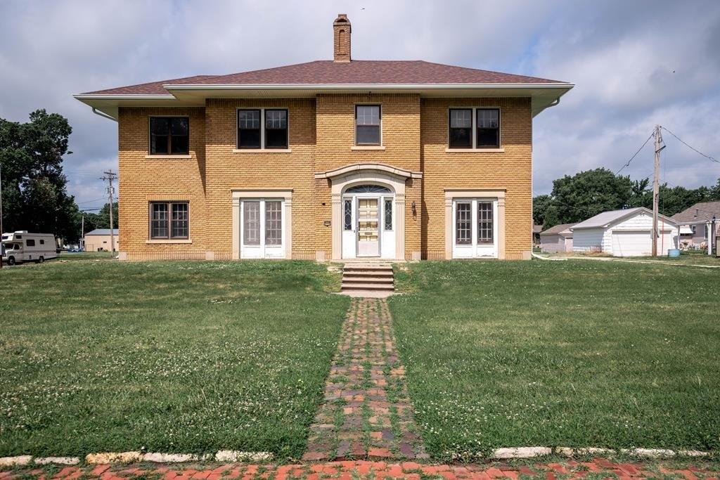 2112 M Street, Belleville, KS