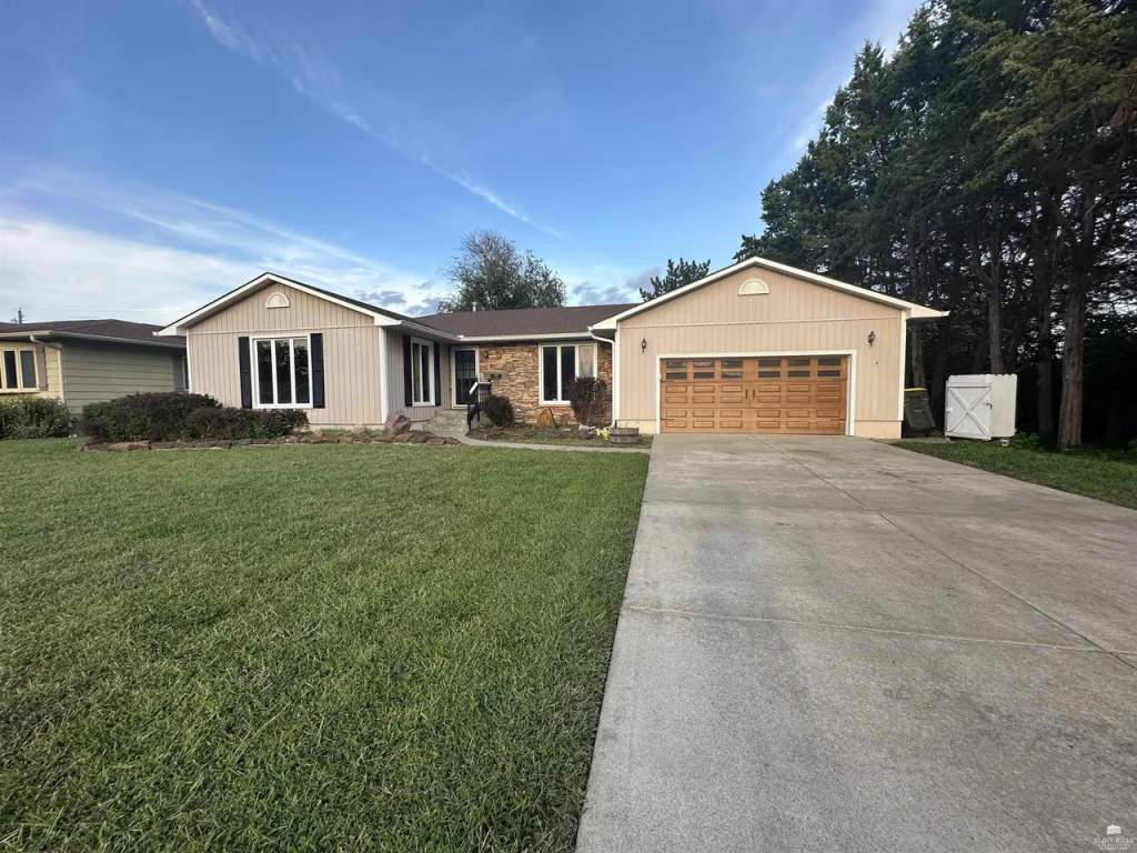 2629 P St Belleville KS (1)