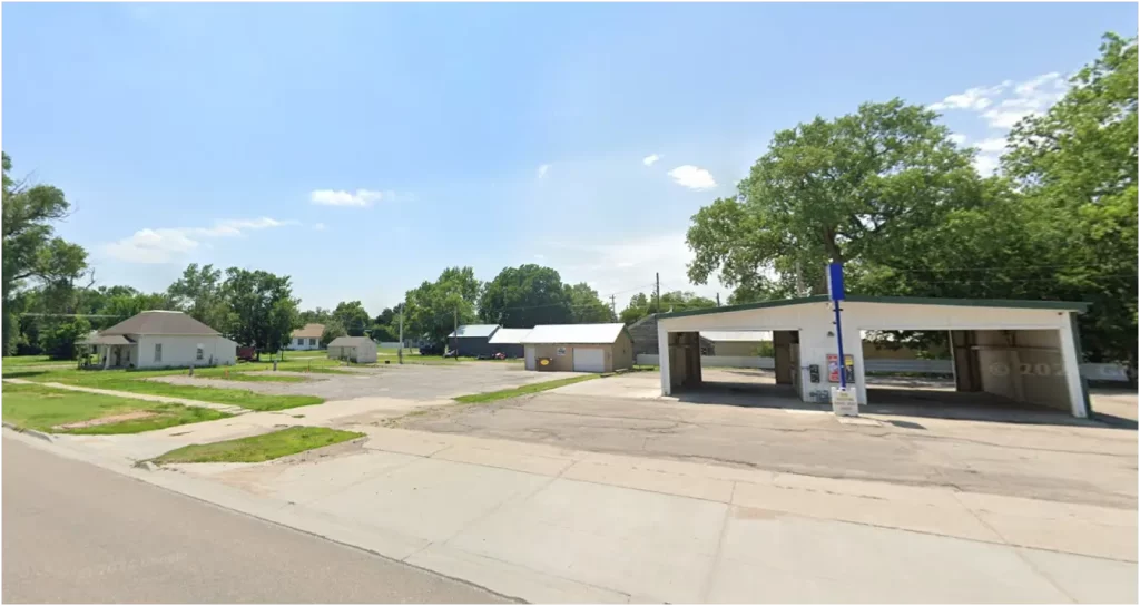 1114 M Street – Belleville RV (1)