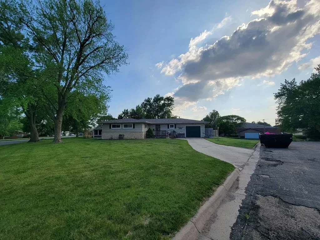 2402 Sunset Drive, Belleville, KS (1)