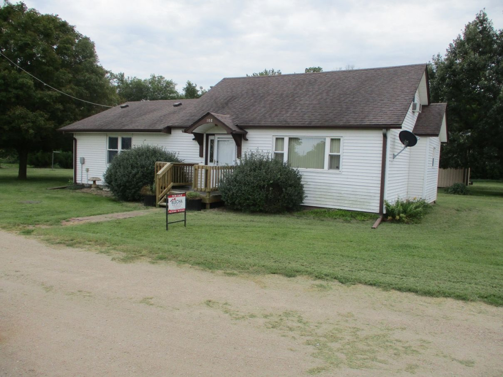 108 Railroad Ave Munden, KS 66959 (1)