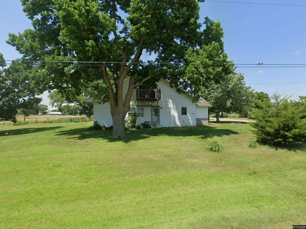 1653 12th St, Belleville, KS (1)